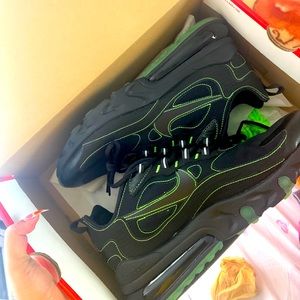 Nike air max 270 react black and electric green